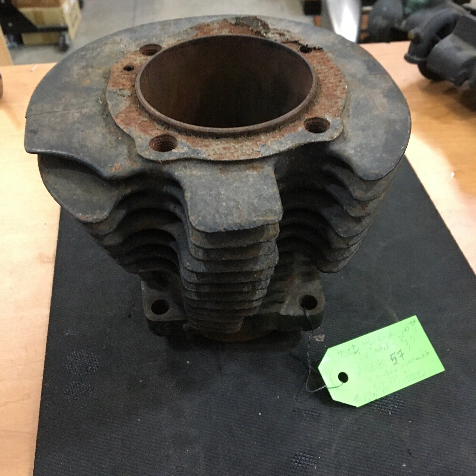 Harley Davidson Rear cylinder #16581-57