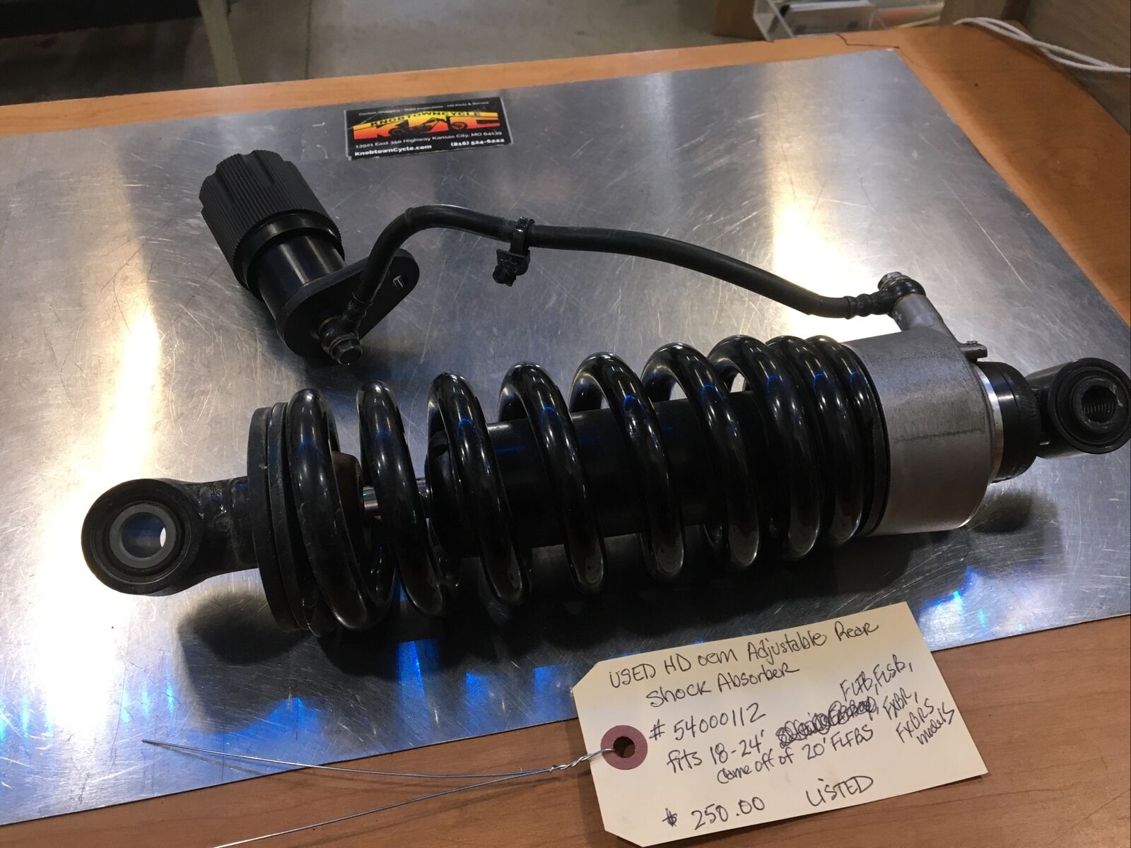 Harley Davidson oem Adjustable Rear Shock Absorber #54000112