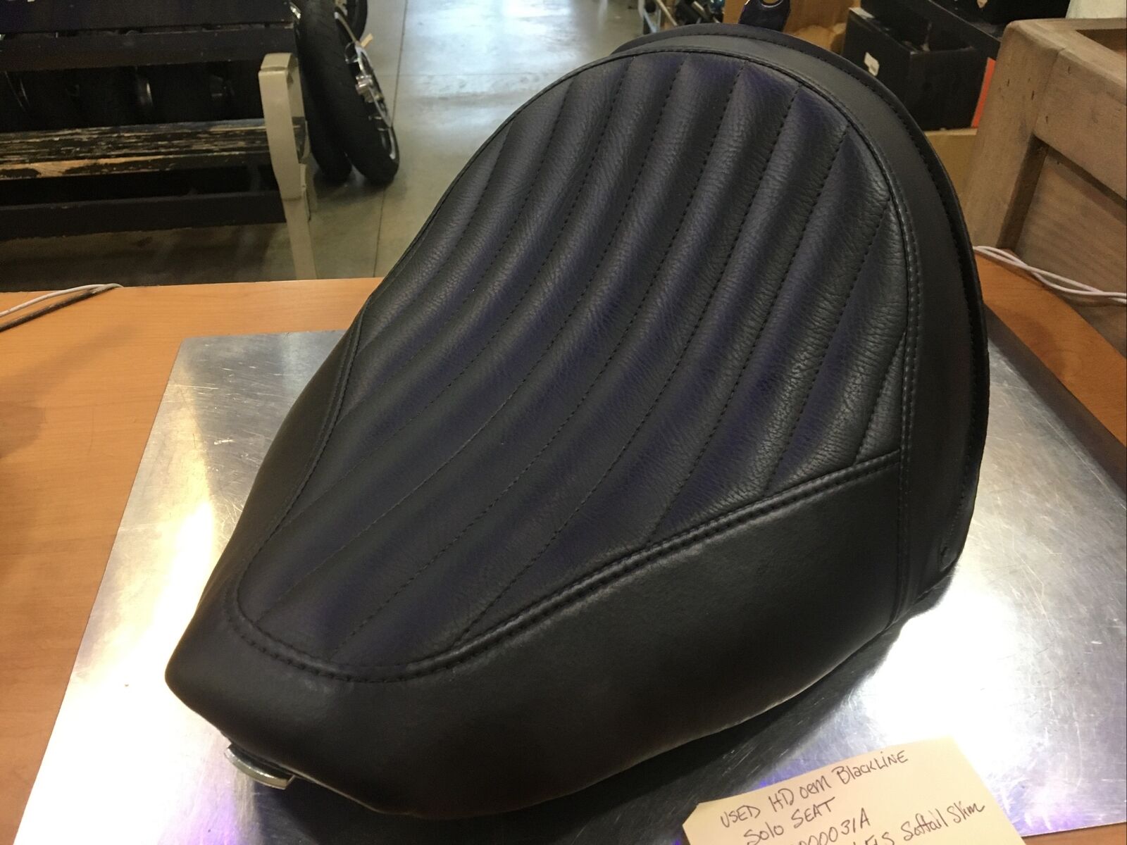 Harley Davidson oem Blackline Solo Seat #52000031A