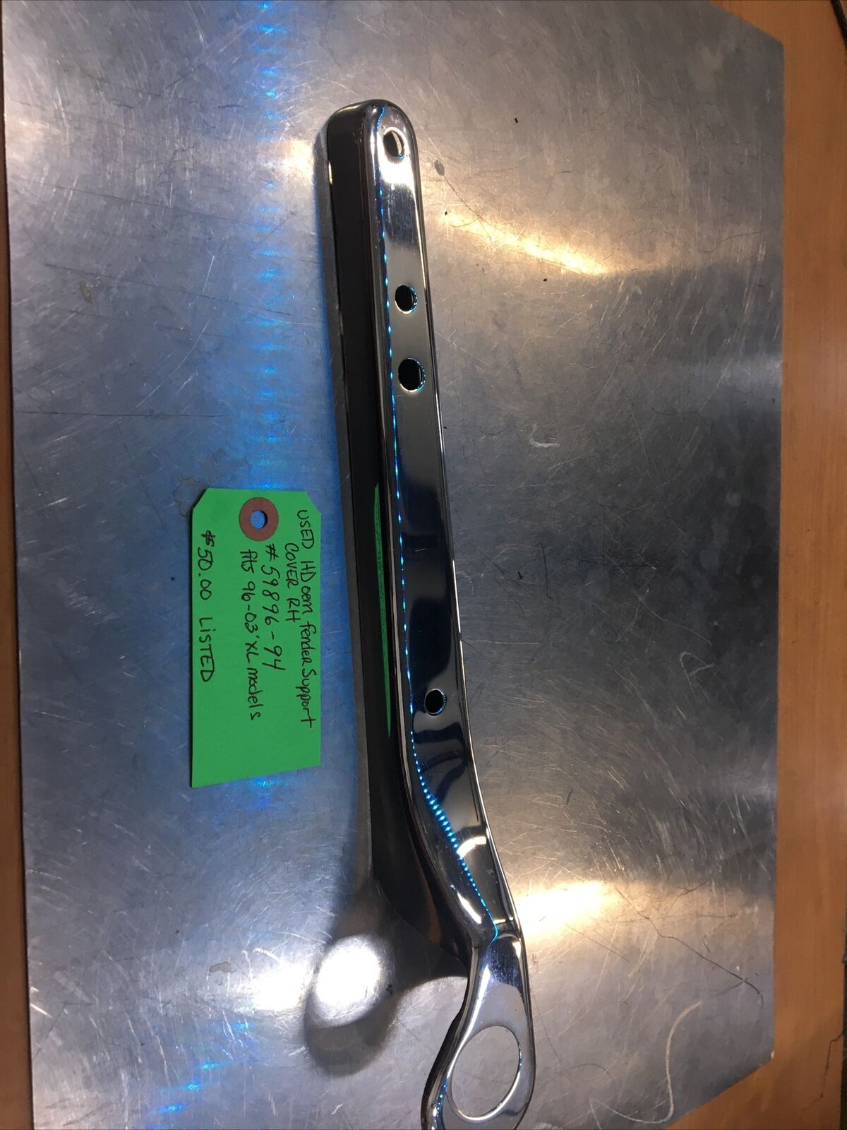 Harley Davidson oem Fender Support Cover RH #59896-94