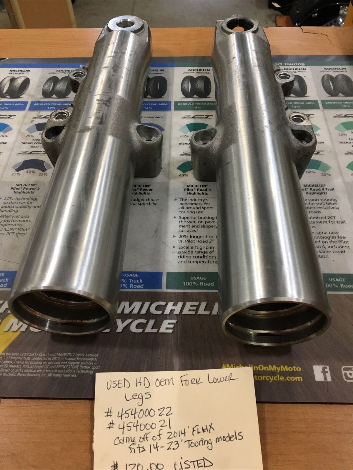 Harley Davidson oem Fork Lower Legs #45400022