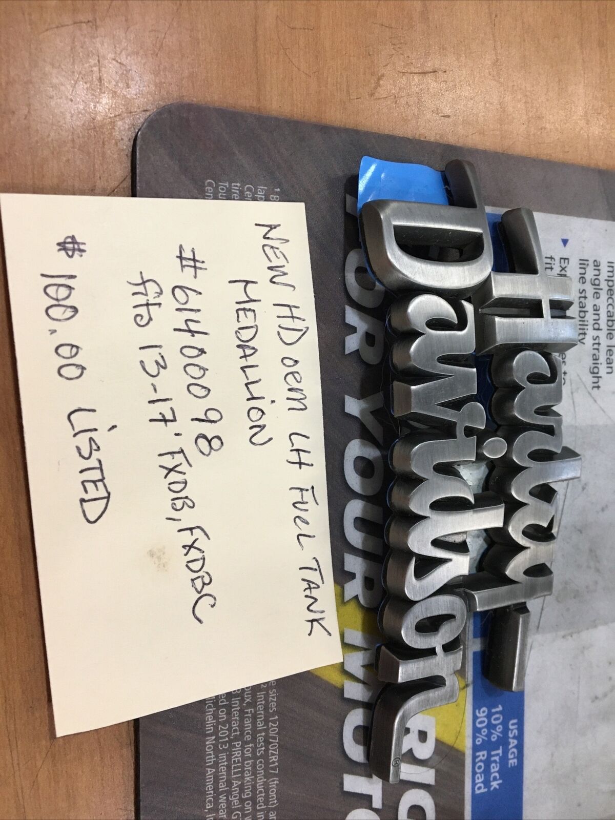 Harley Davidson oem LH Fuel Tank Medallion #61400098