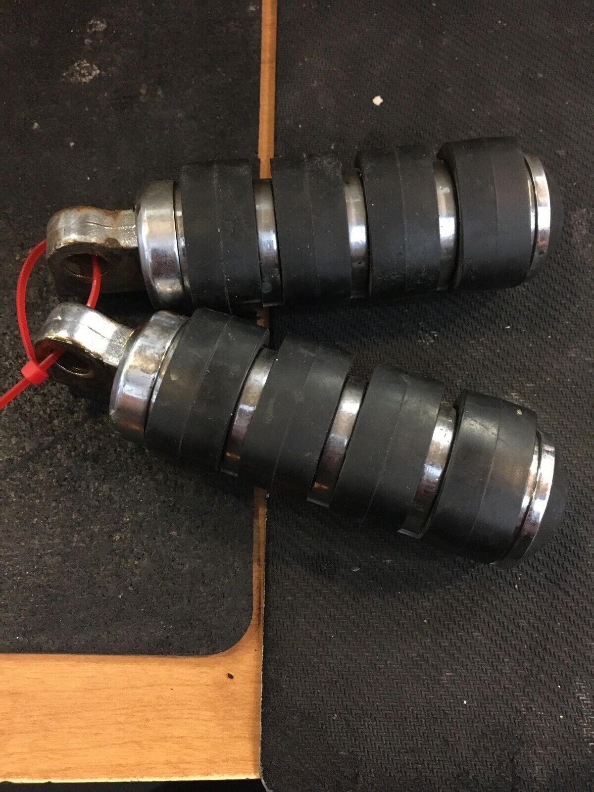 Kuryakyn Small ISO Footpegs #8000