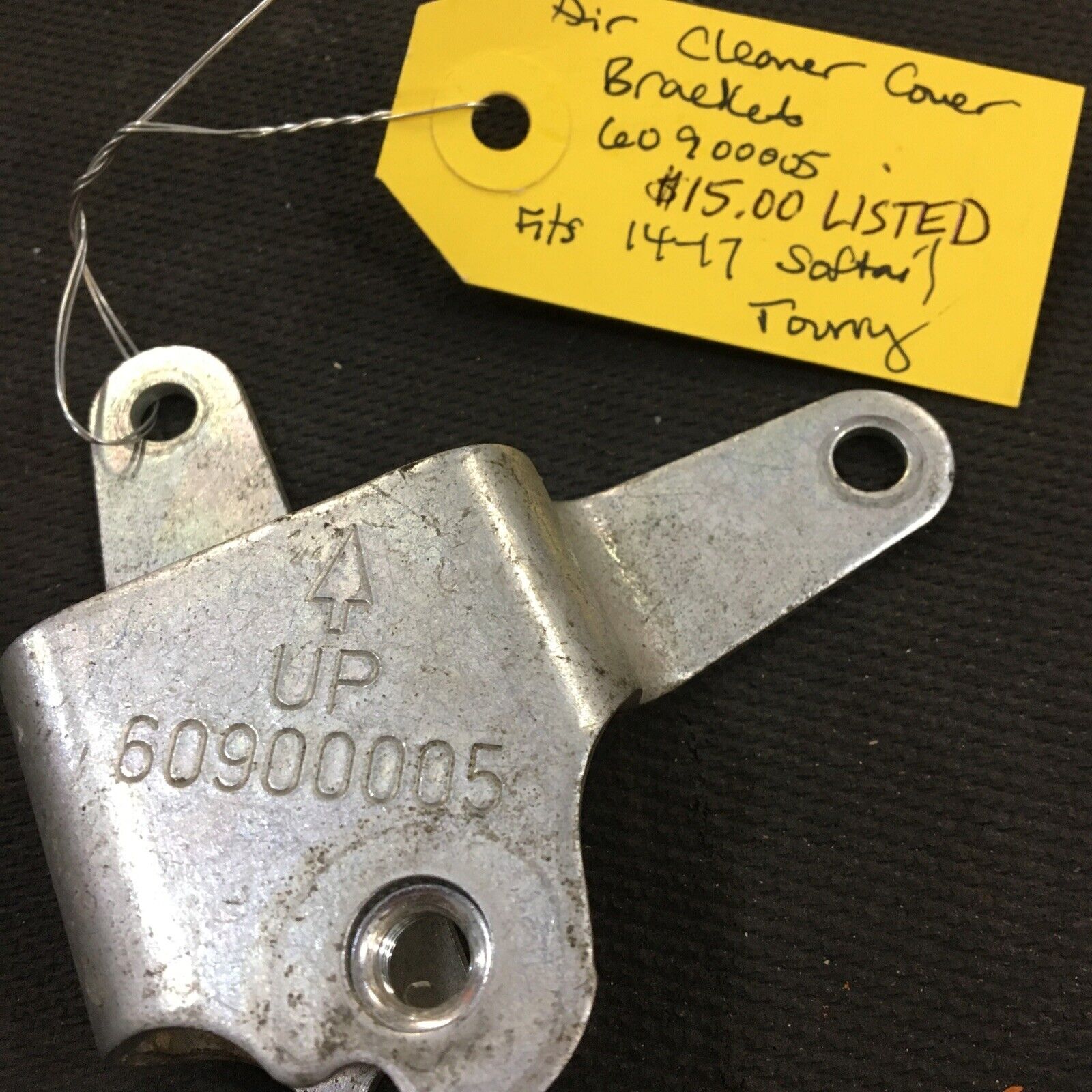 Harley Davidson OEM Air cleaner cover bracket #60900005