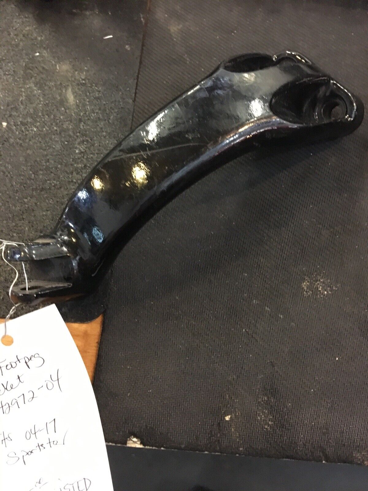 Harley Davidson OEM LH Footpeg Support Bracket #42972-04