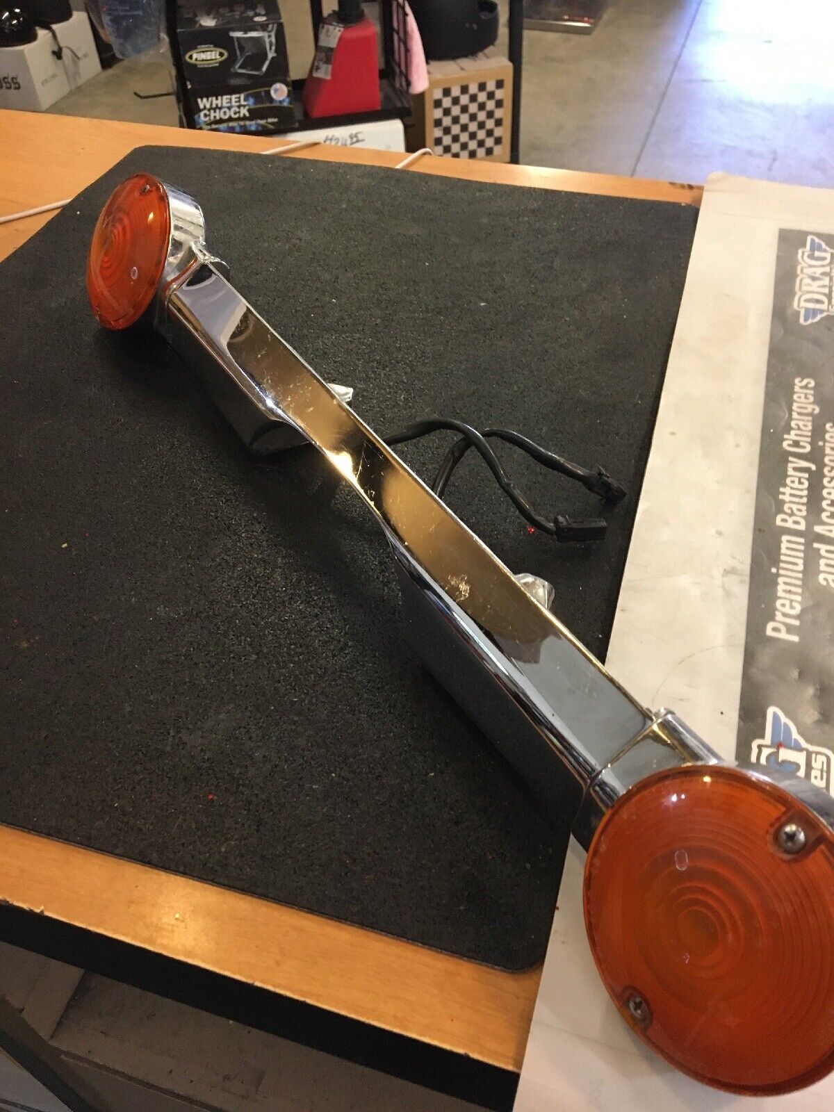 Harley Davidson OEM Rear Turn Signal Bar And Signals #68510-74C