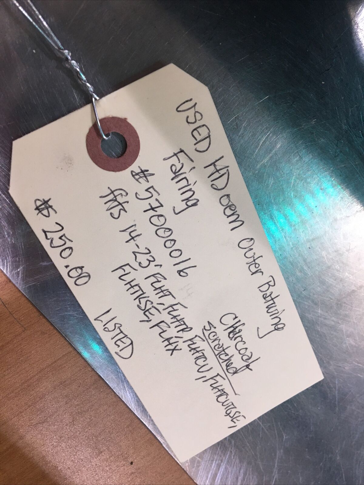 Harley Davidson oem Outer Batwing Fairing #57000016