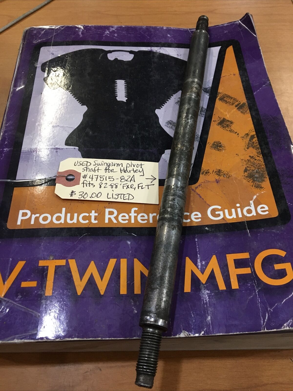 Swingarm pivot shaft for Harley #47515-82A