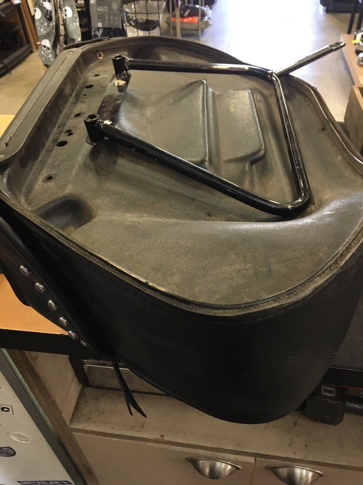 Harley Davidson OEM FLSTC LH Saddlebag & Support #90476-09