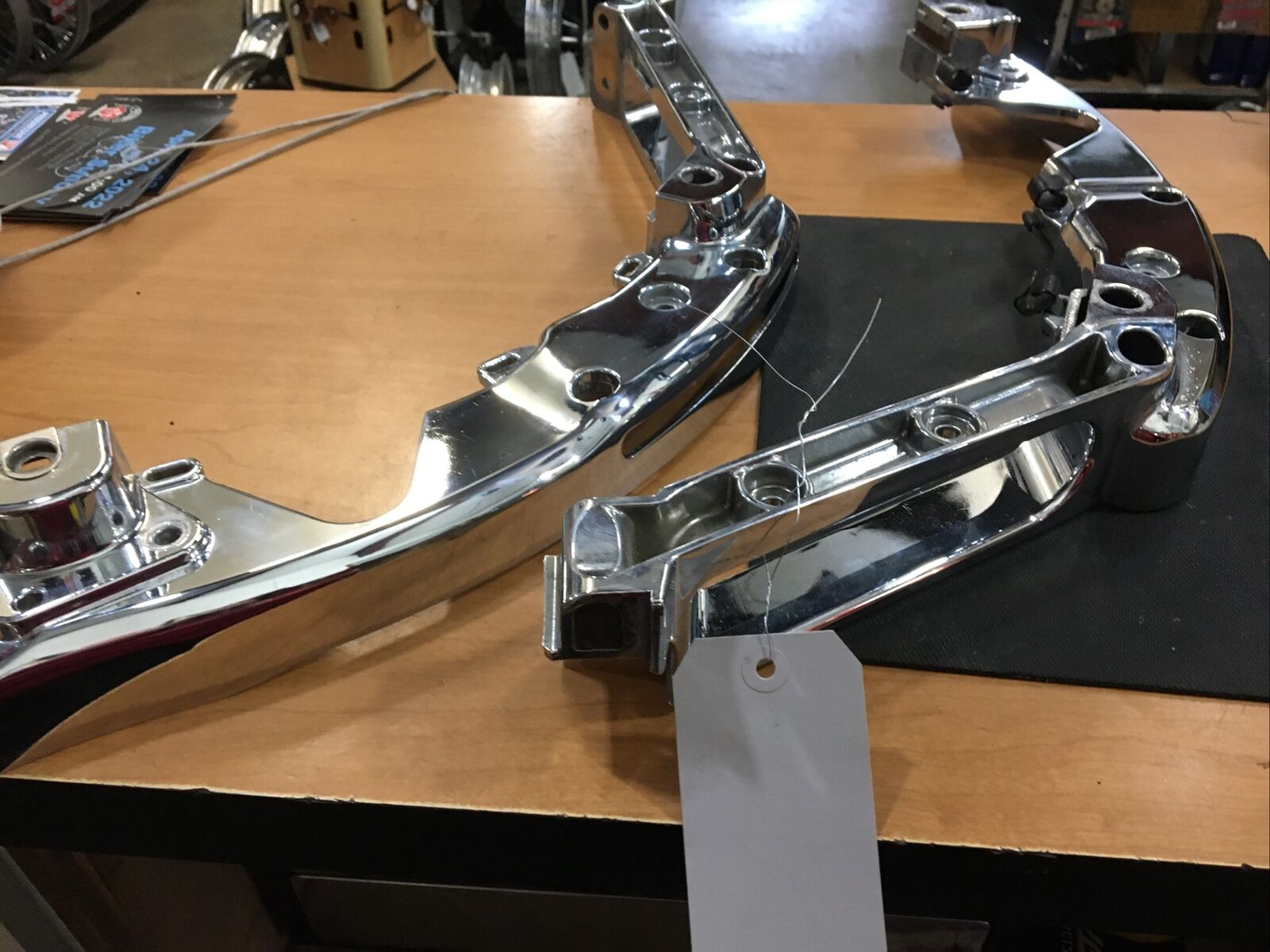 Harley Davidson OEM Fender strut saddlebag supports #90200502/90200503