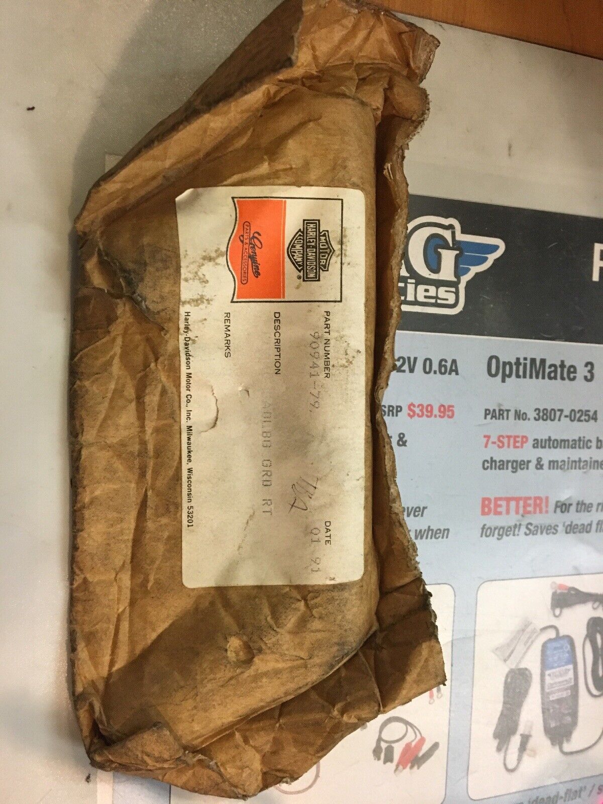 Harley Davidson OEM Rh Saddlebag Rail Clamp #90941-79