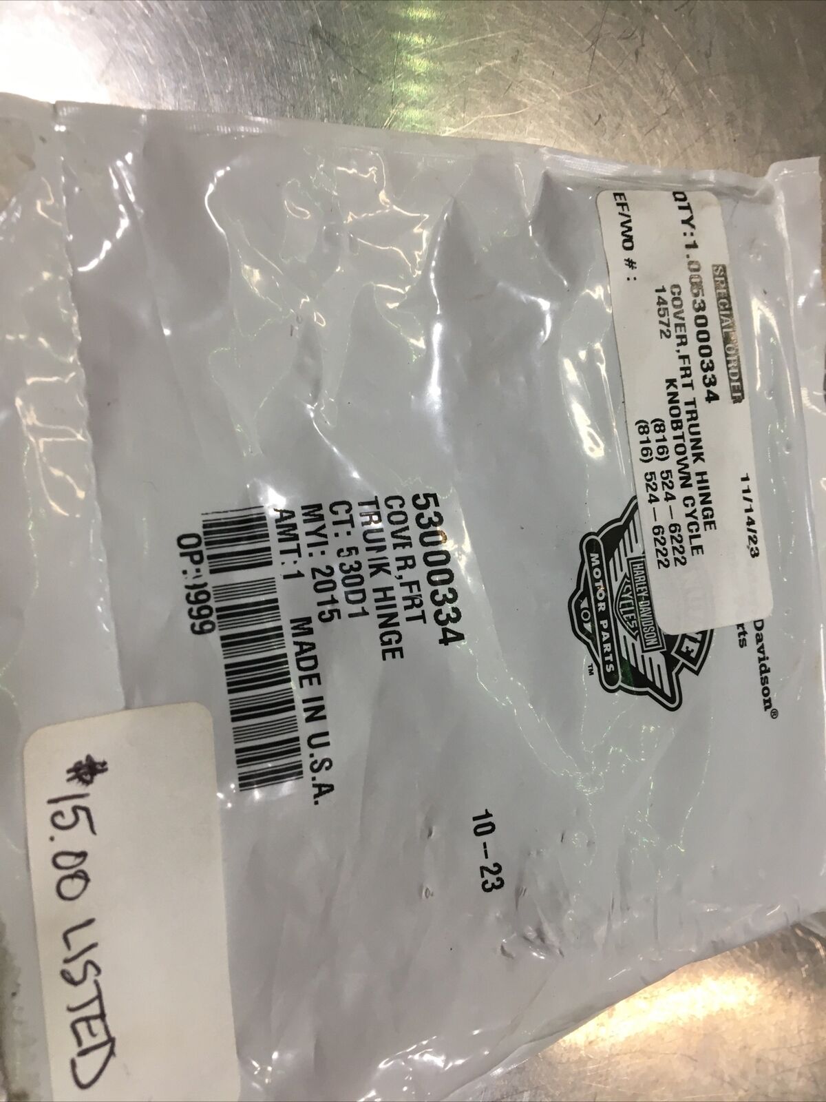 Harley Davidson oem Front Trunk Hinge Cover #53000334