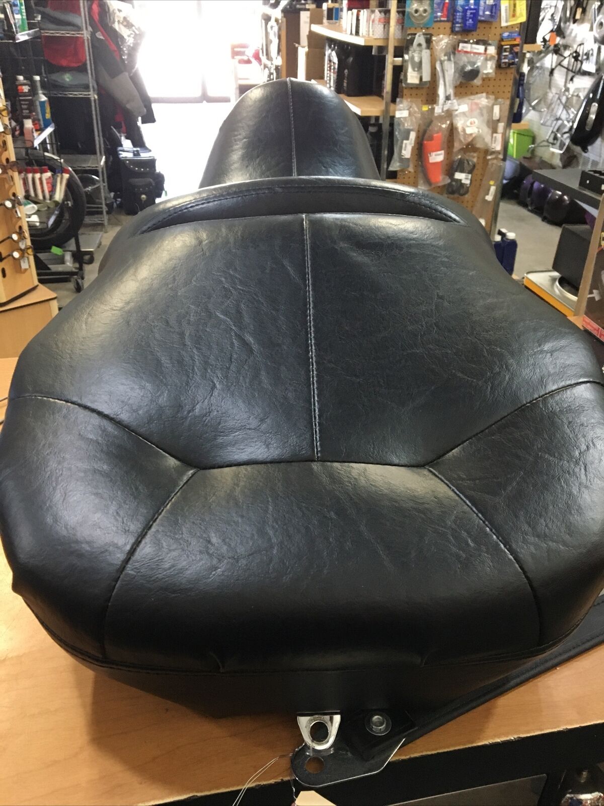 Used Stock Seats, Revamp Your Harley Davidson with Authentic OEM Used Stock Seats &#8211; Worldwide Shipping!