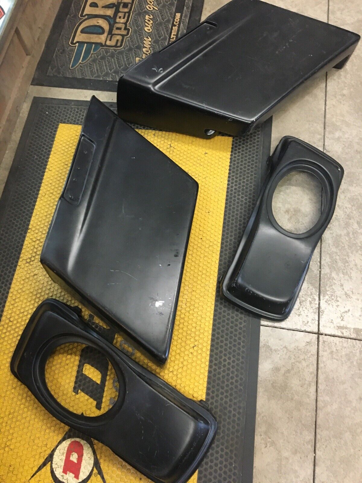 Fiberglass 4” Stretched Saddlebags With 6”x9” Speaker Lids