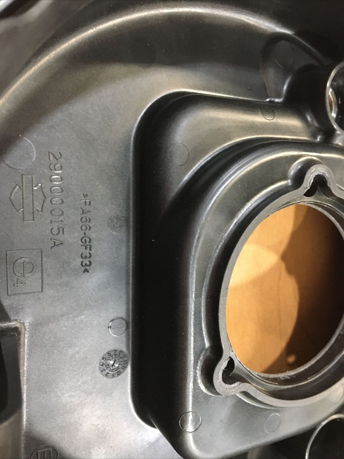 Harley Davidson OEM Air cleaner assembly no cover #29000015A