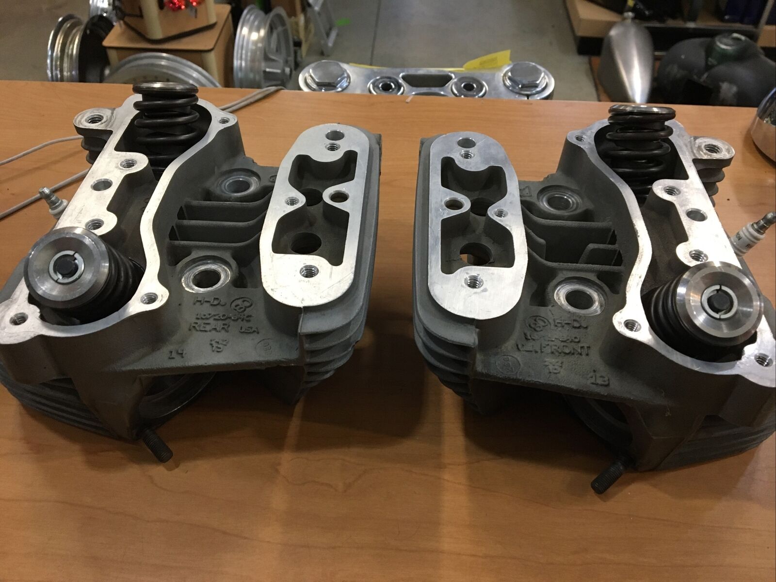 Harley Davidson OEM EVO cylinder heads #16720-84C