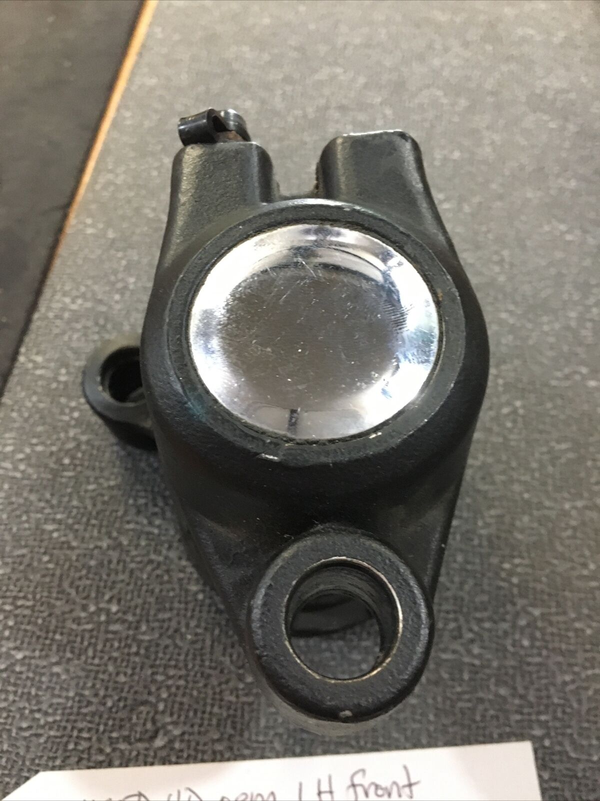 Harley Davidson OEM LH front brake caliper #44046-84B