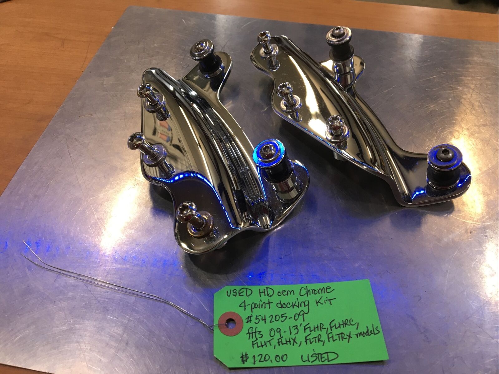 Harley Davidson oem Chrome 4-Point Docking Kit #54205-09
