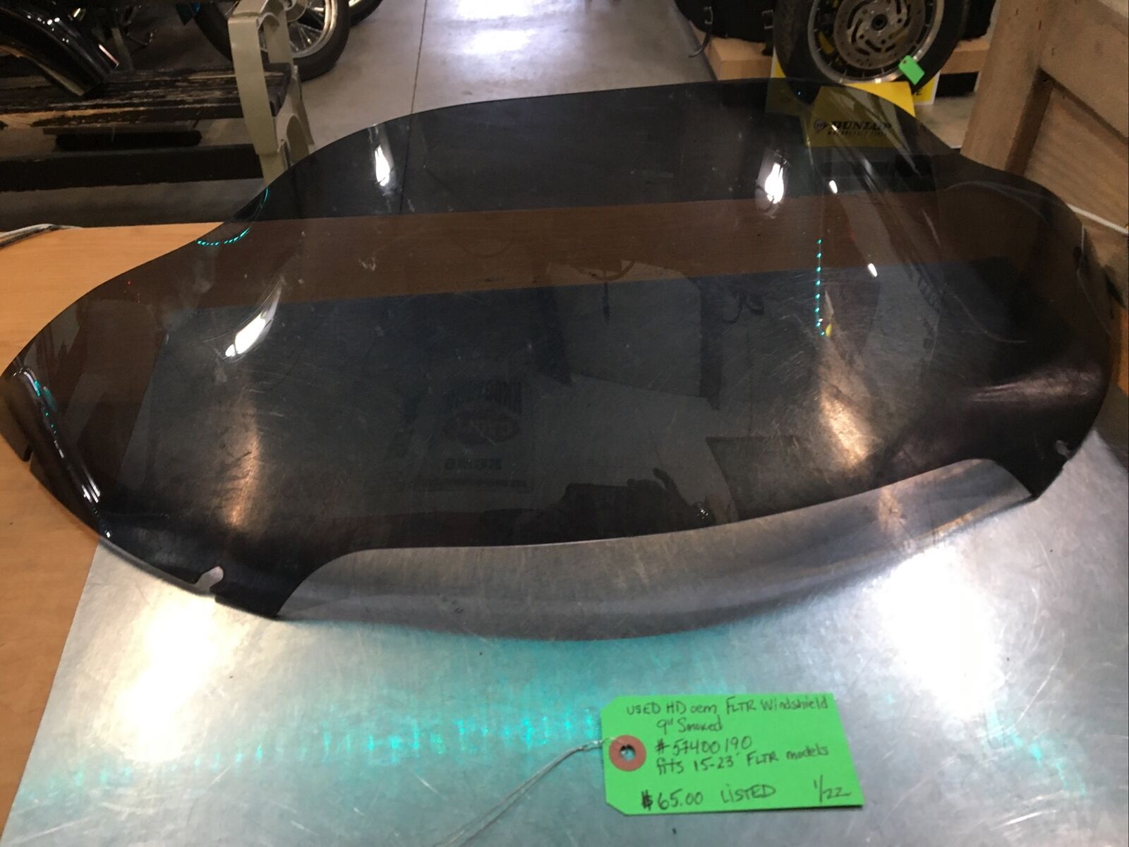 Harley Davidson oem FLTR Windshield 9” Smoked #57400190