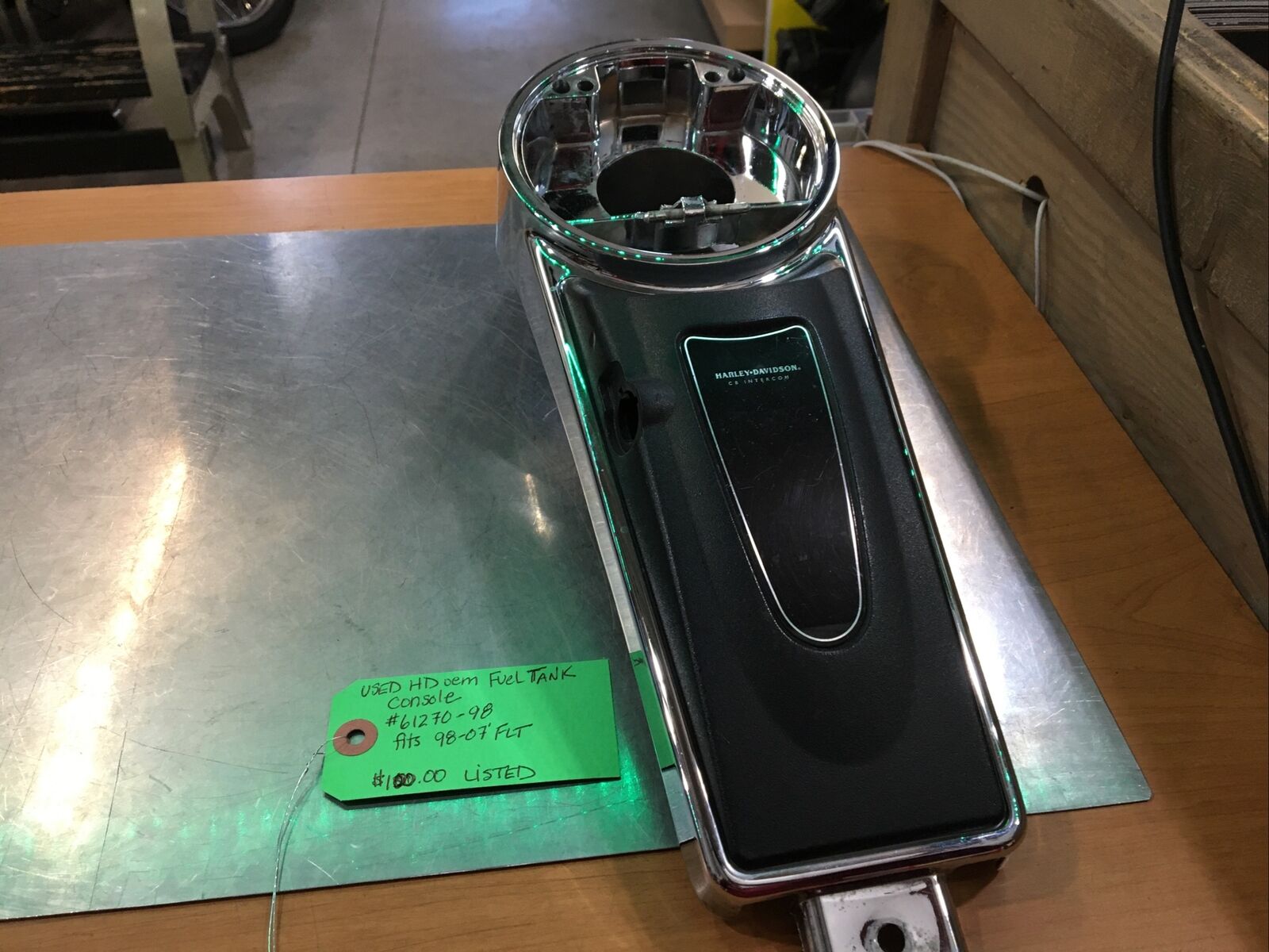 Harley Davidson oem Fuel Tank Console #61270-98