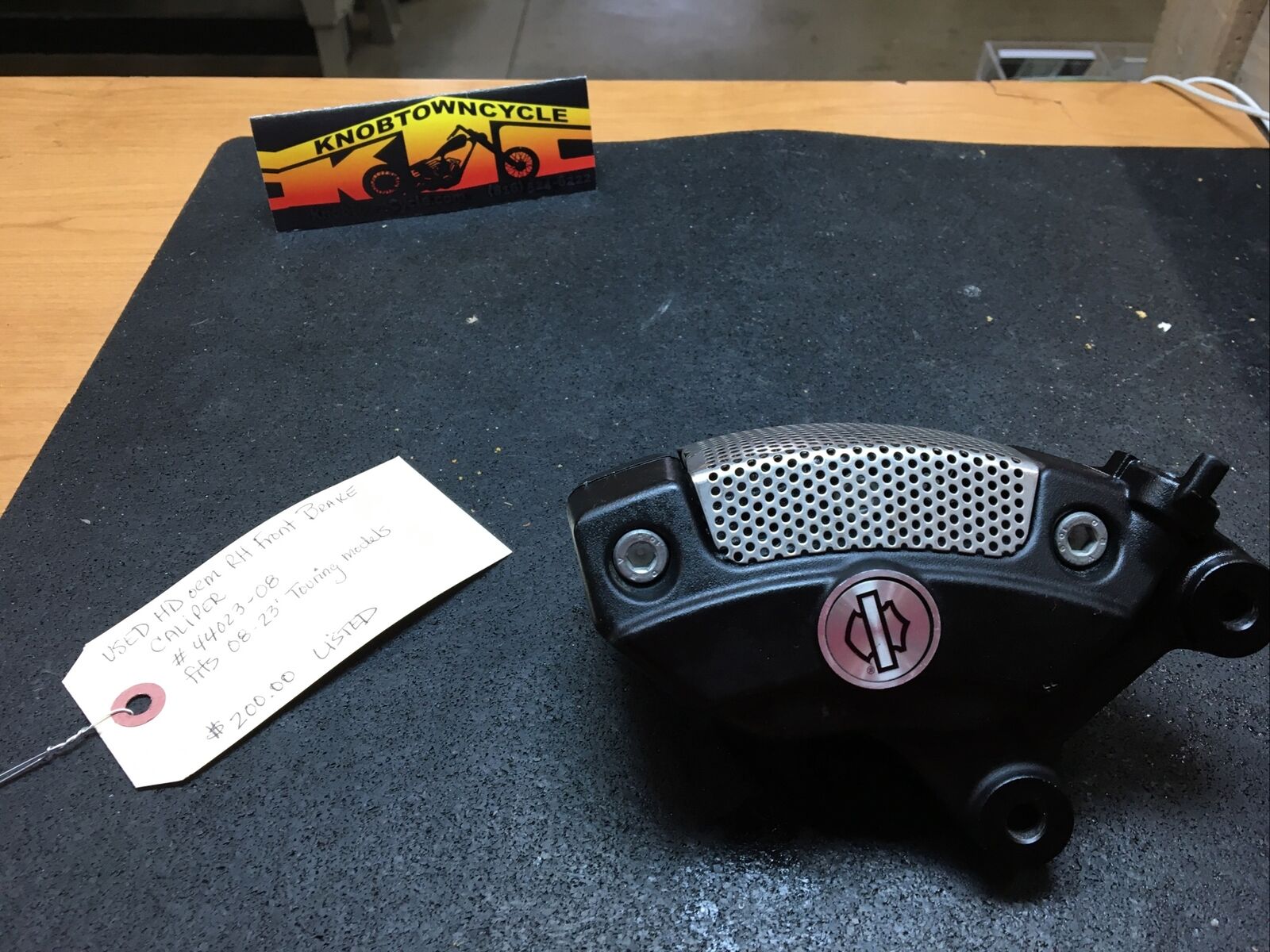 Harley Davidson oem RH Front Brake Caliper #44023-08