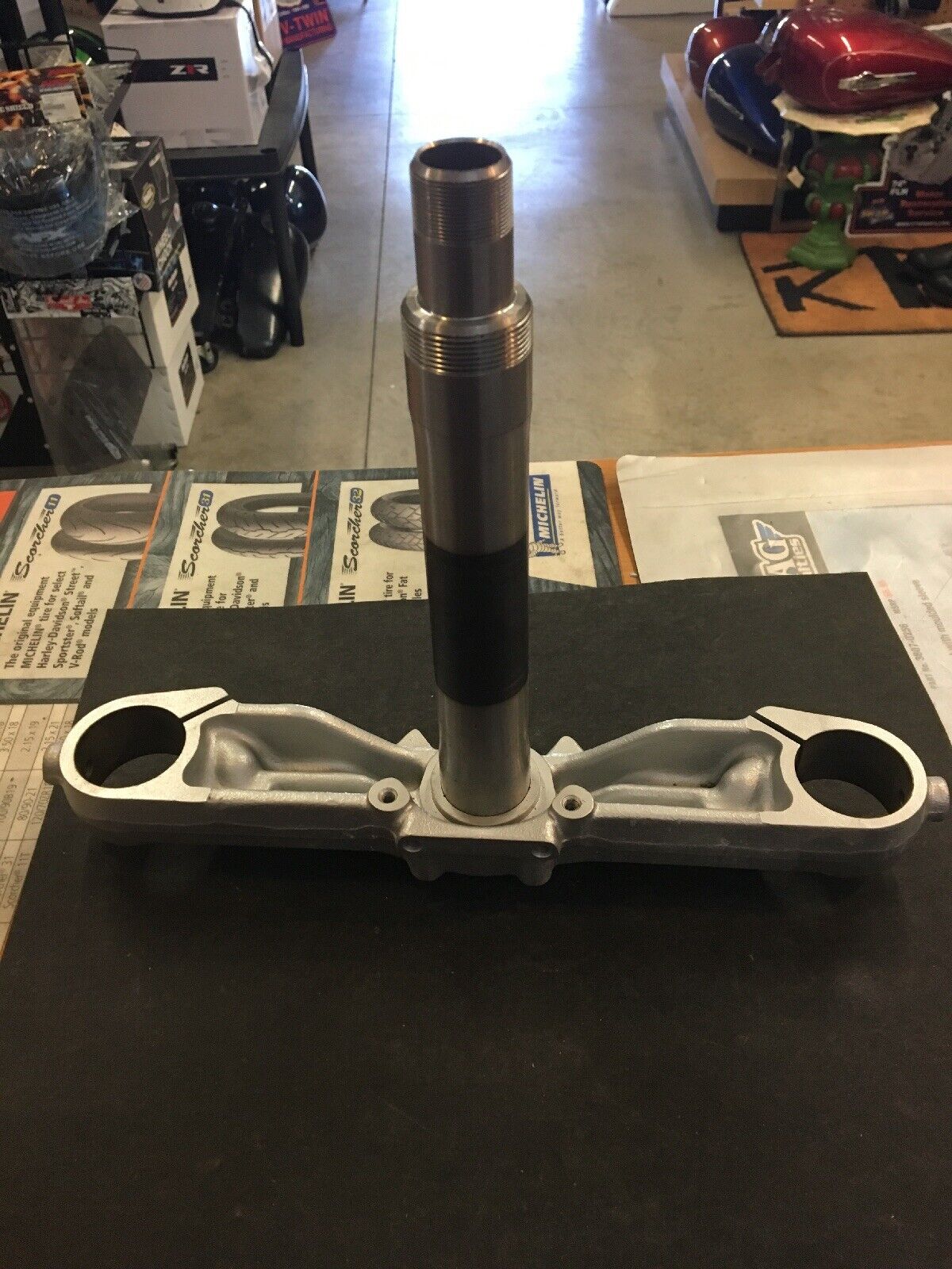 Kawasaki Front Forks Clamp Lower Triple Tree #44037-1410