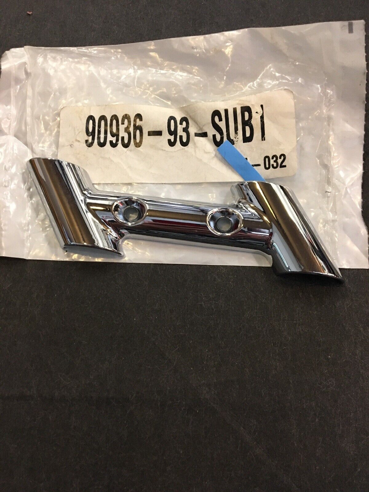 Harley Davidson LH Inner Guard Rail Clamp #90936-93