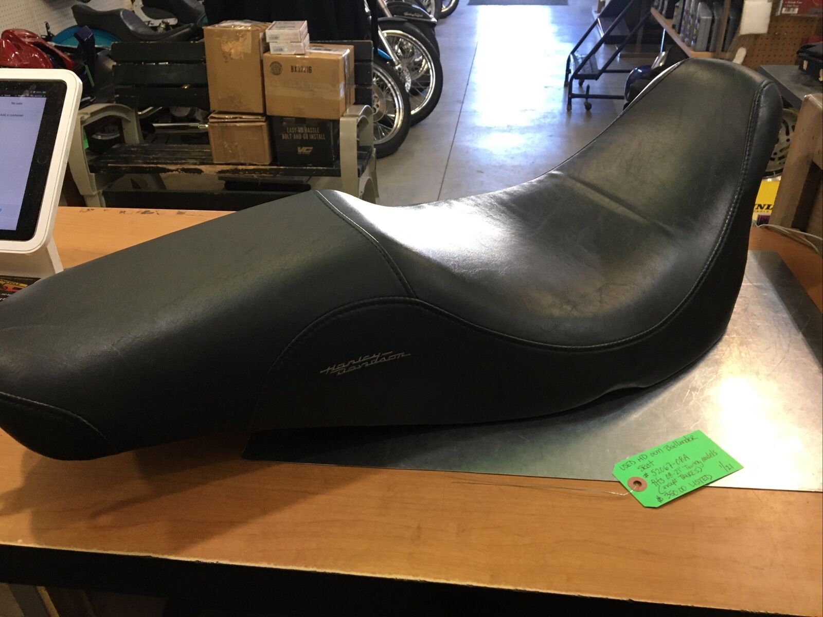 Harley Davidson oem Badlander Seat #52067-08A