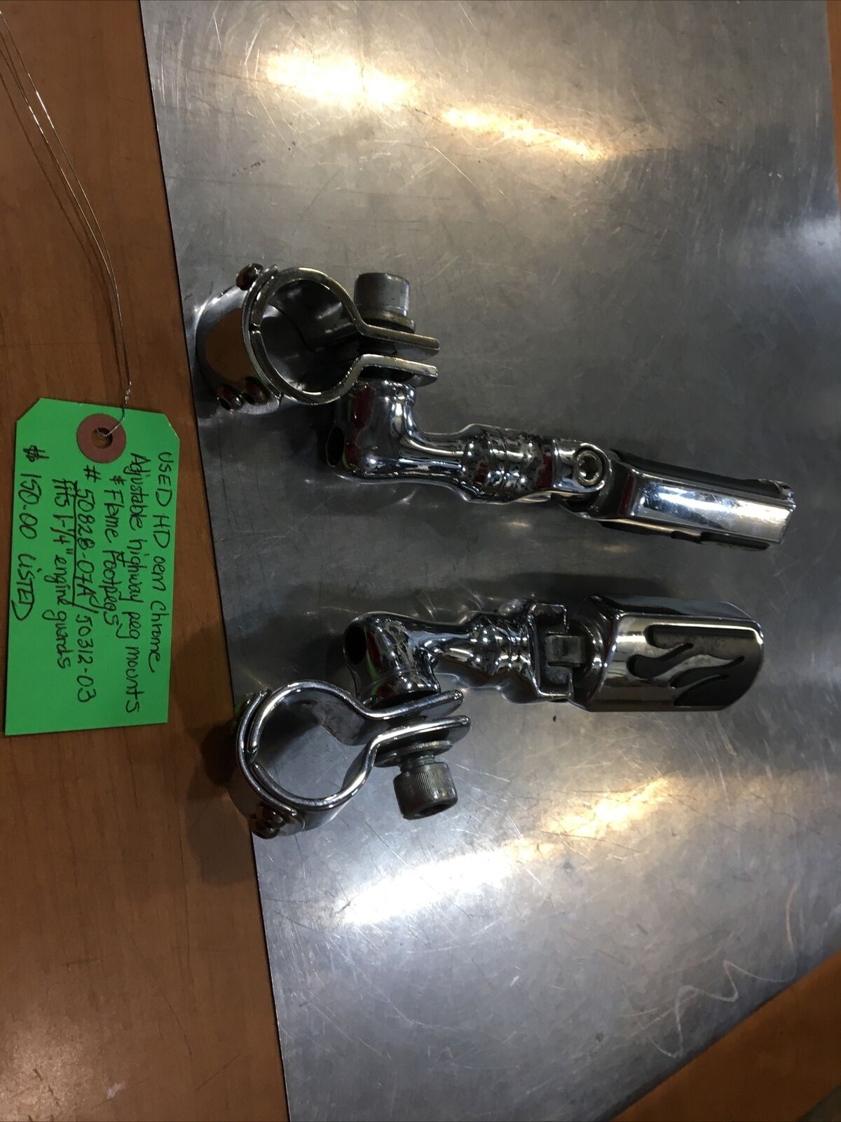 Harley Davidson oem Chrome Adjustable Highway Peg Mounts & Footpegs #50828-07A