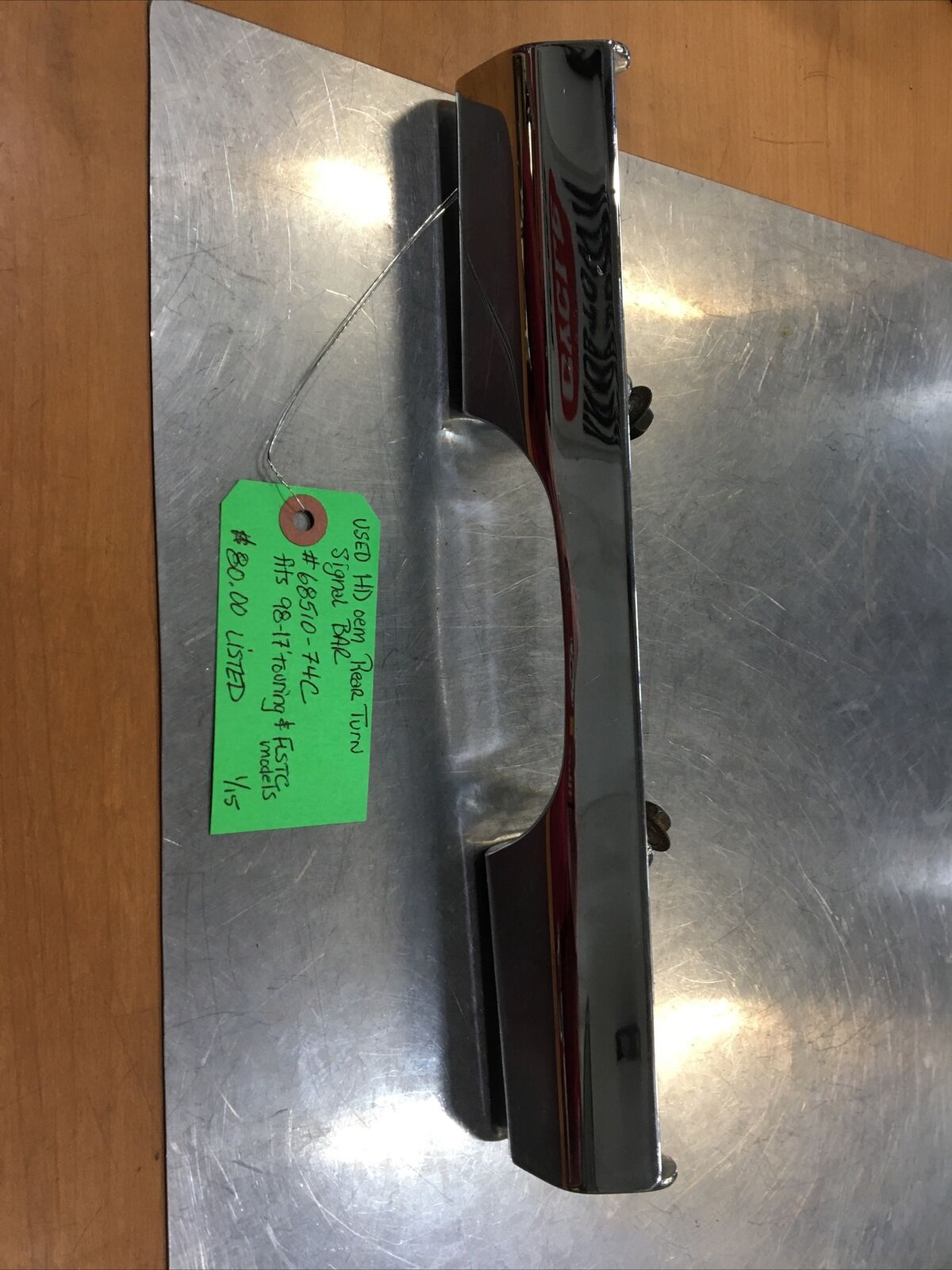 Harley Davidson oem Rear Turn Signal Bar #68510-74C