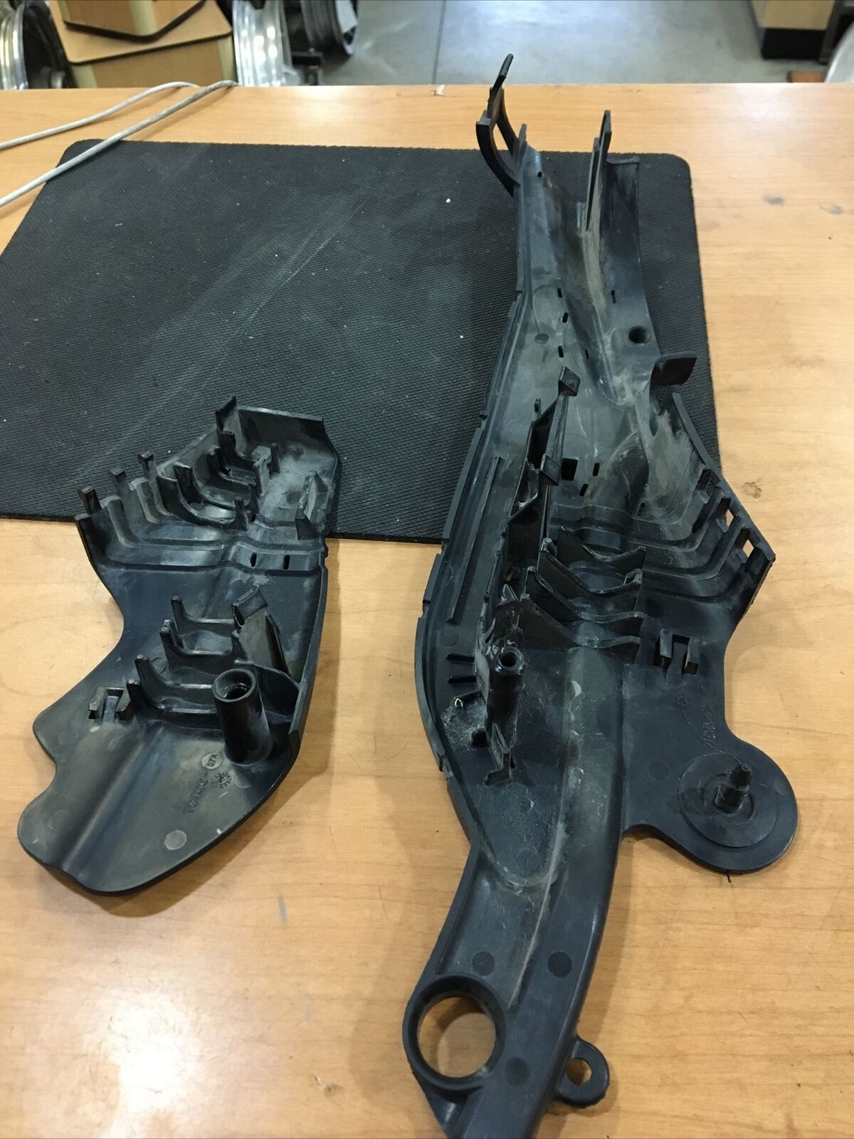 Harley Davidson OEM wire harness cover caddy LH/RH #70642-07A/70466-07A