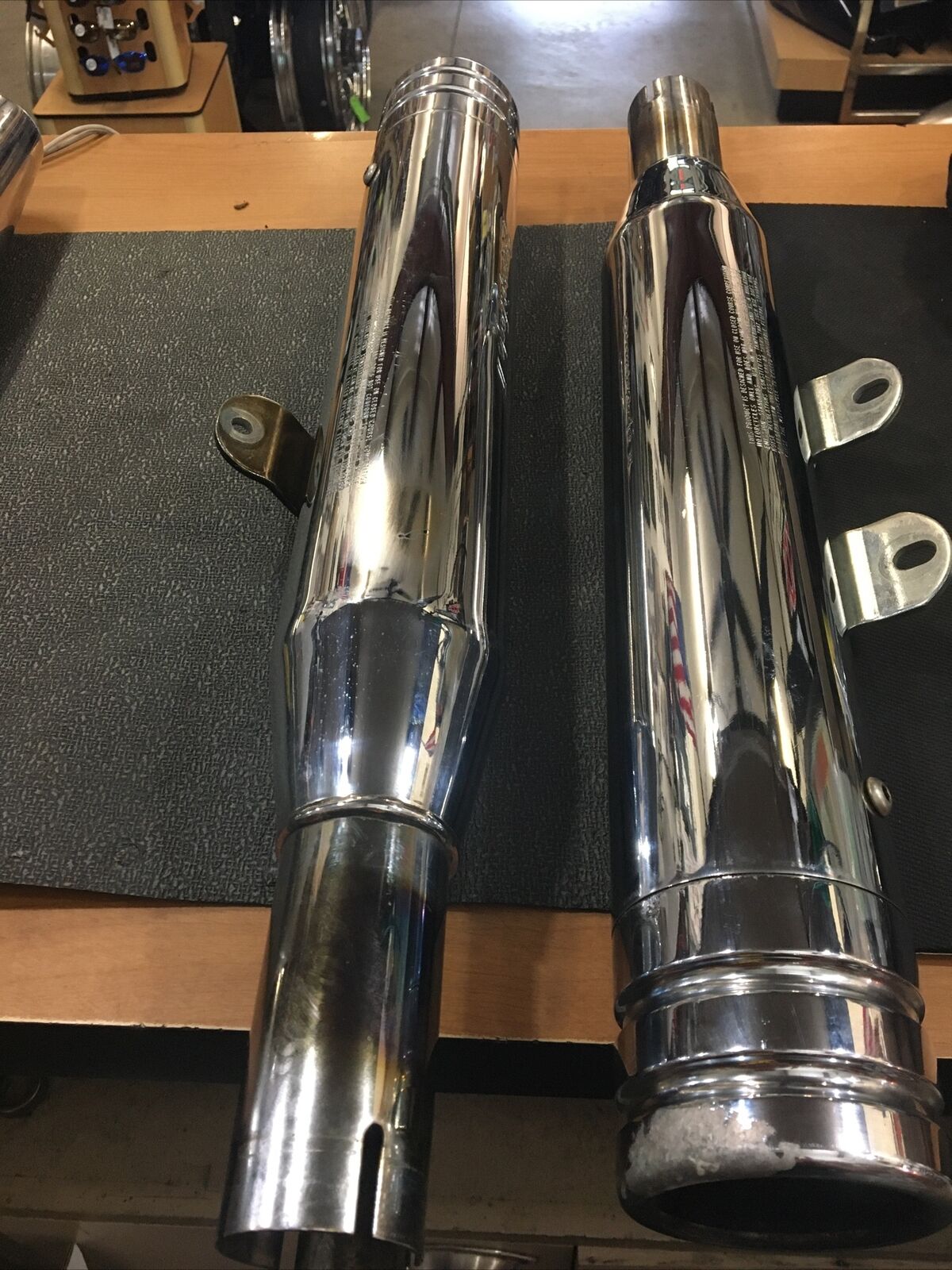 Harley Davidson Screamin Eagle mufflers with end caps #80220-02A