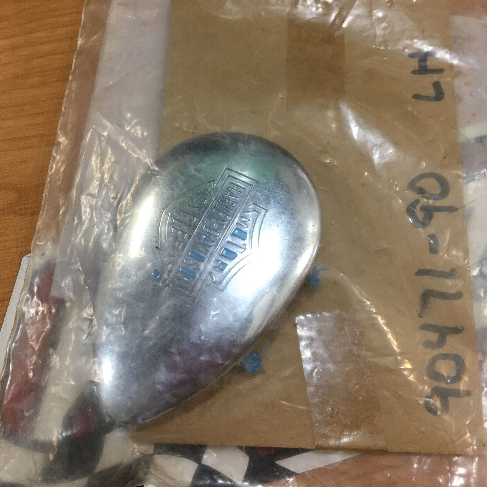 Harley Davidson Tear Drop saddlebag LH medallion #90471-90