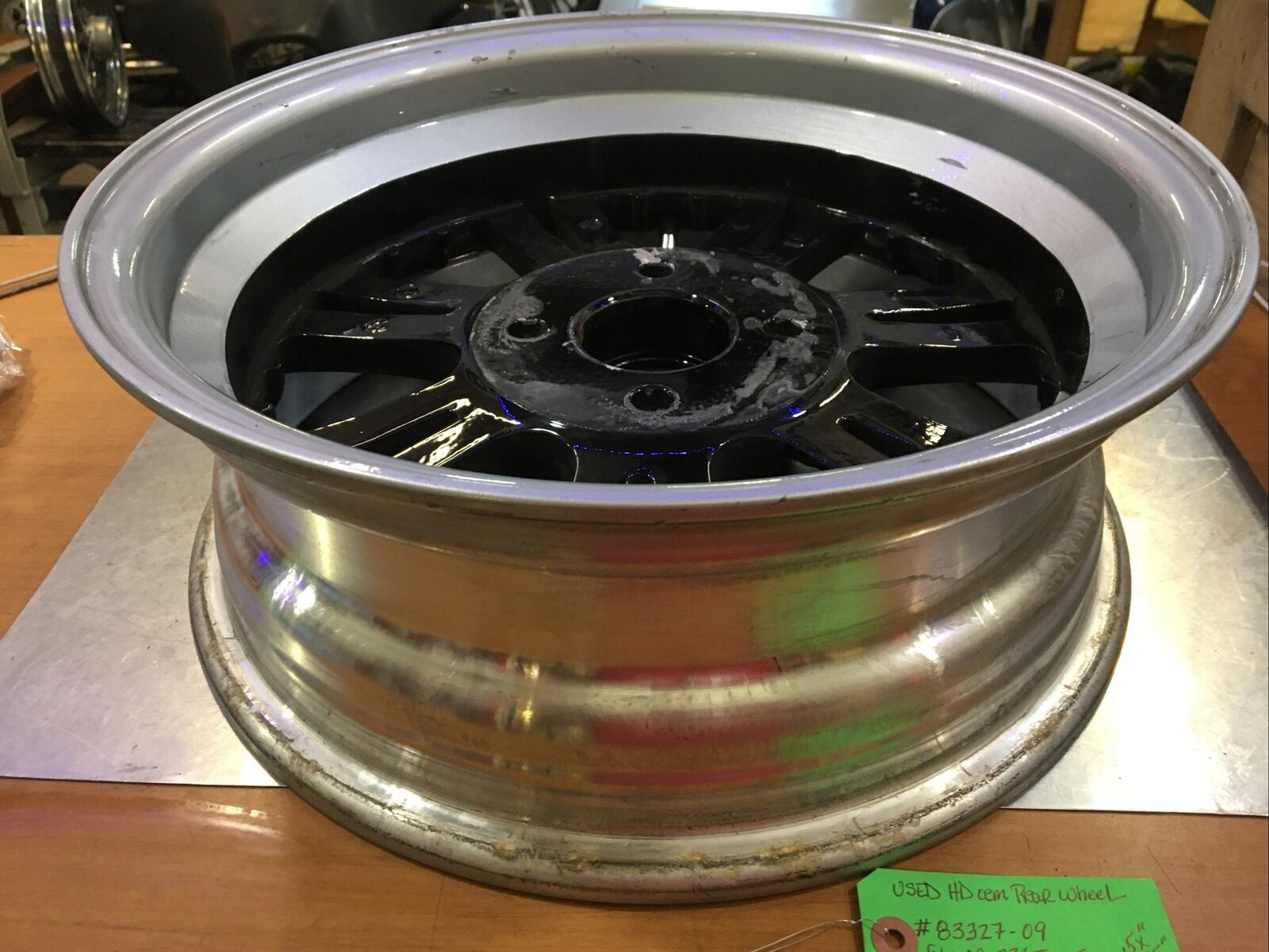 Harley Davidson oem Rear Wheel #83327-09