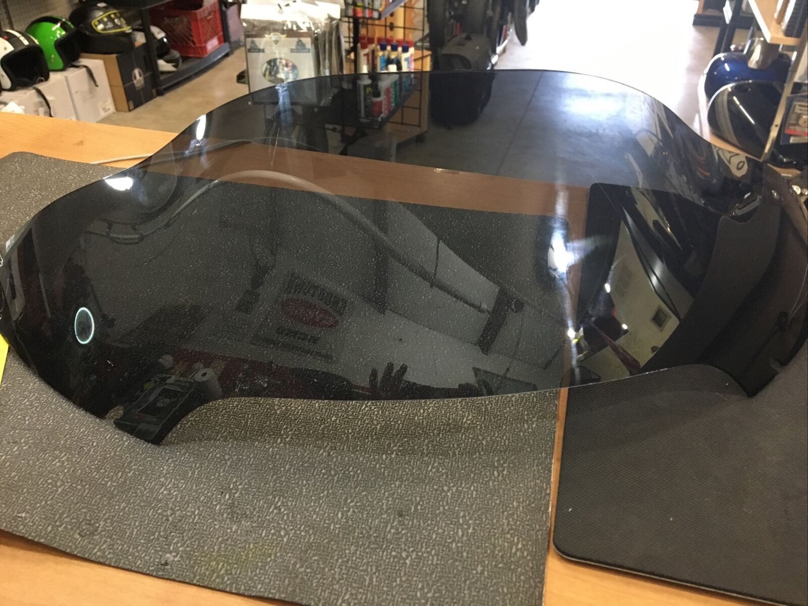 Harley Davidson OEM 9” Dark Smoke windsplitter windshield #57400093
