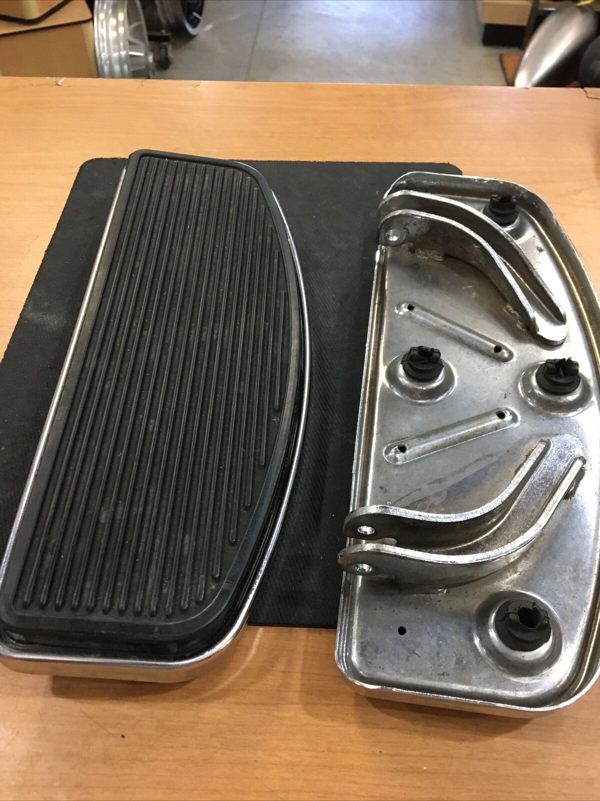 Harley Davidson OEM Driver footboards #50621-06