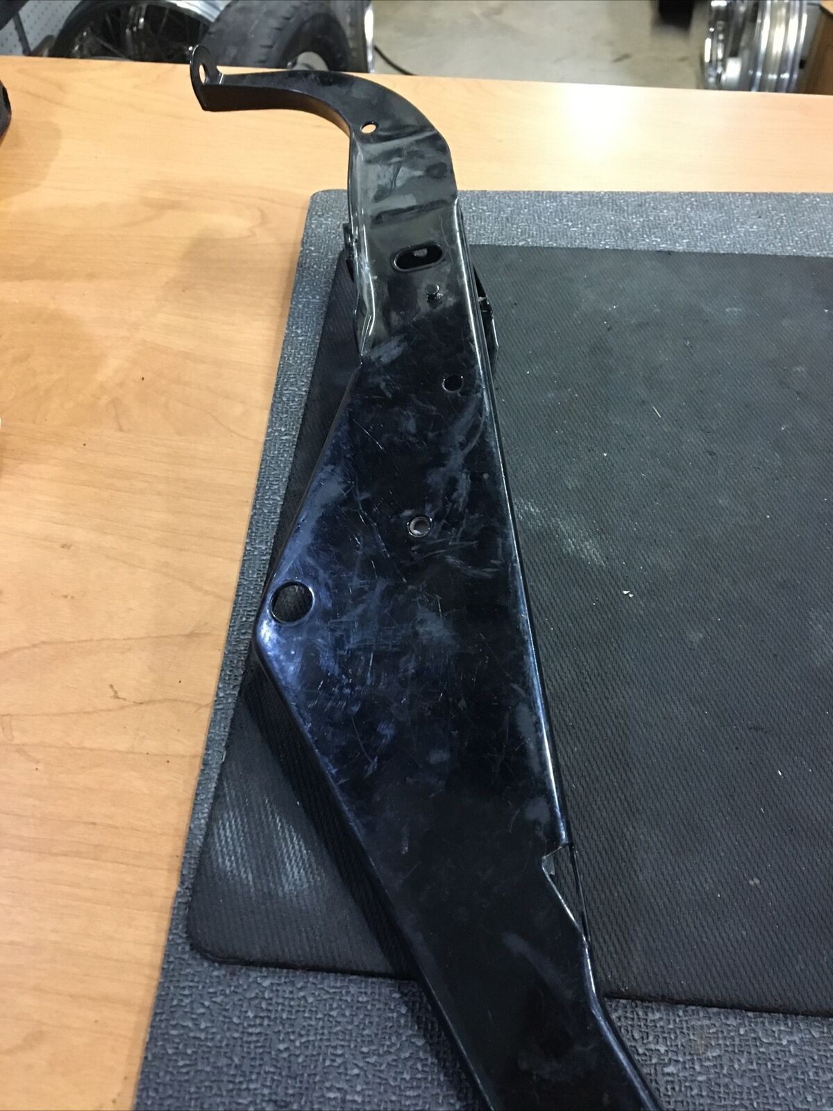 Harley Davidson OEM RH inner fairing support bracket #58479-96A