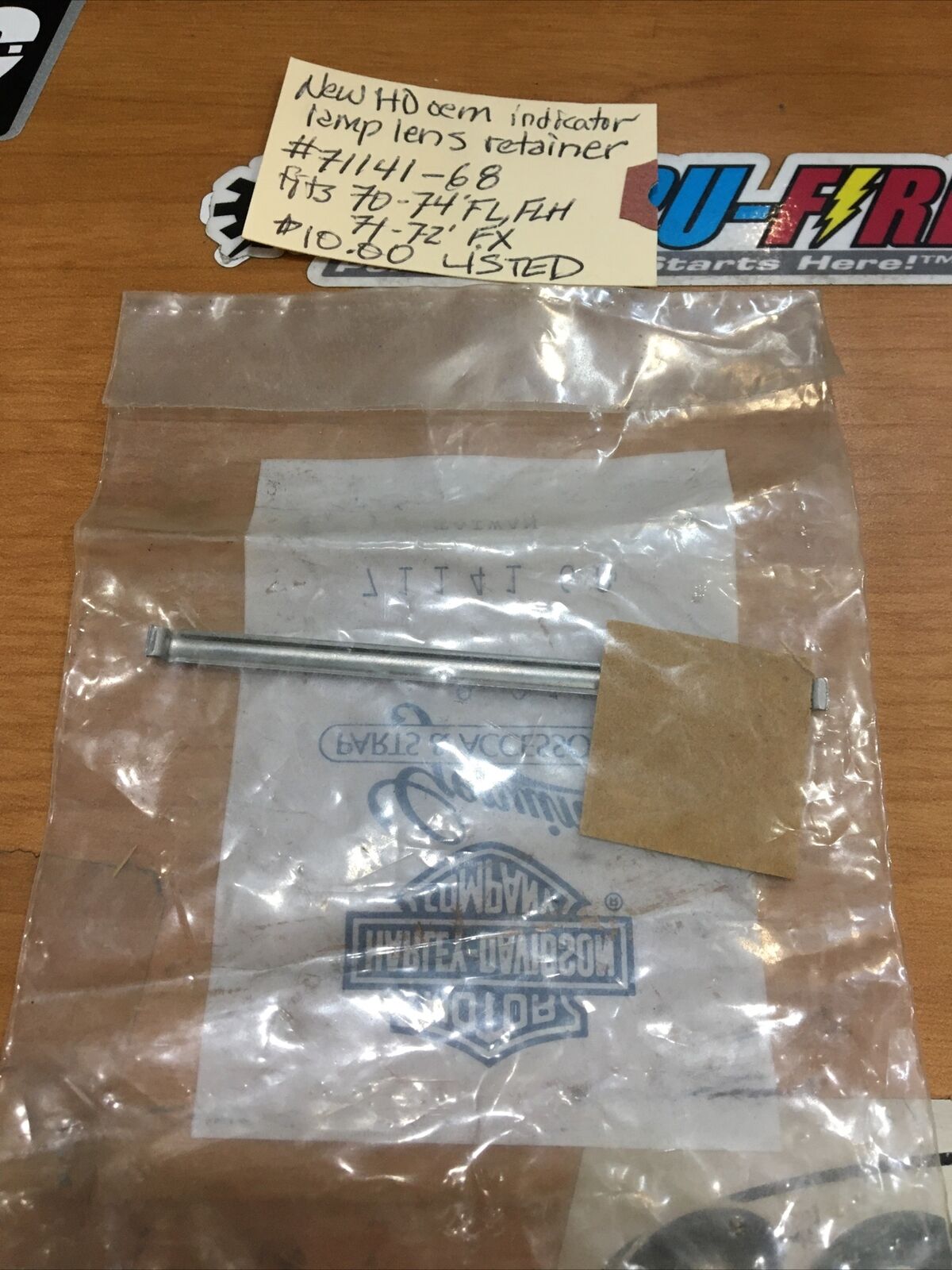 Harley Davidson OEM indicator lamp lens retainer #71141-68