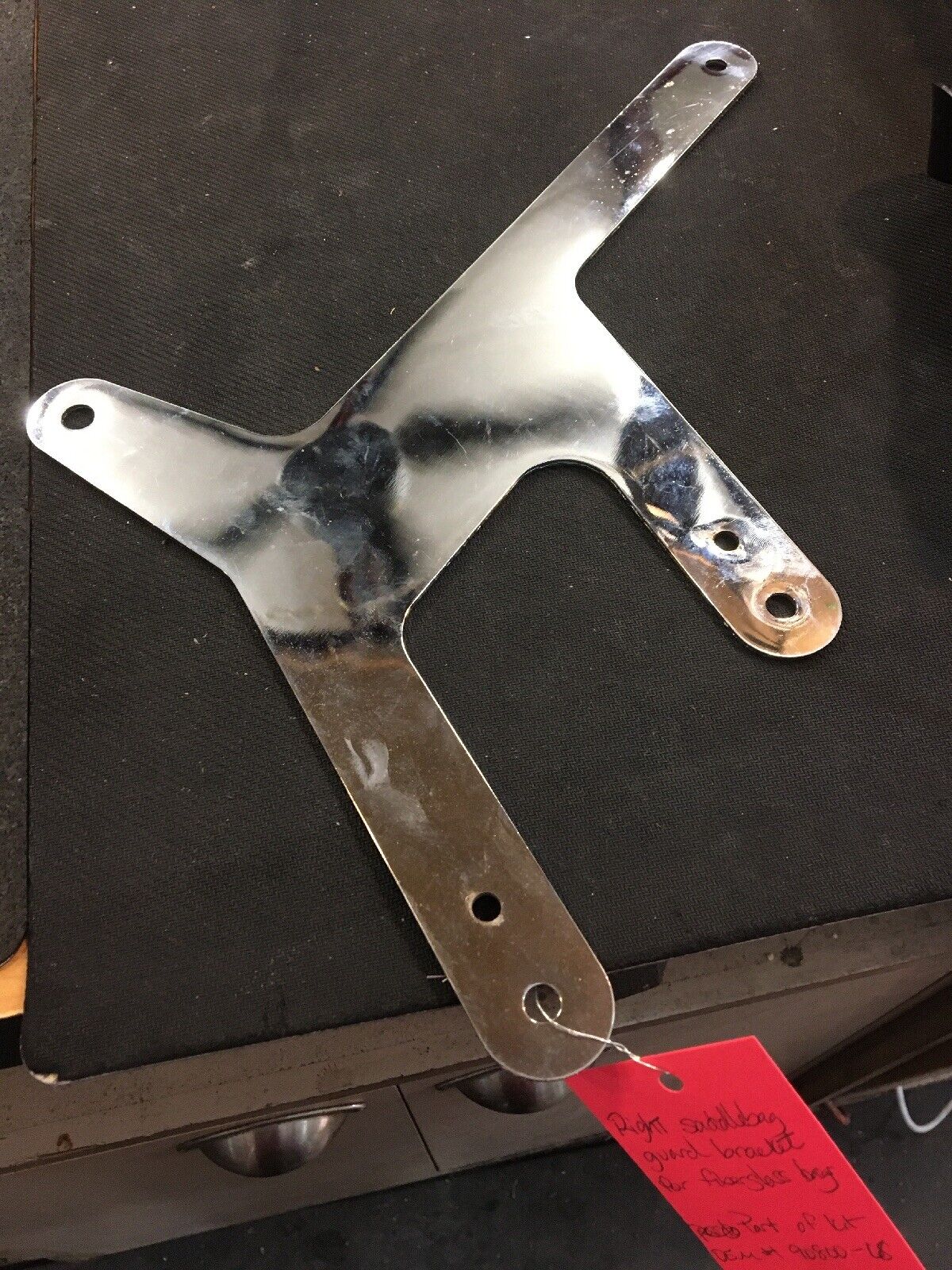 Harley Davidson RH Saddlebag Guard Bracket #90800-68