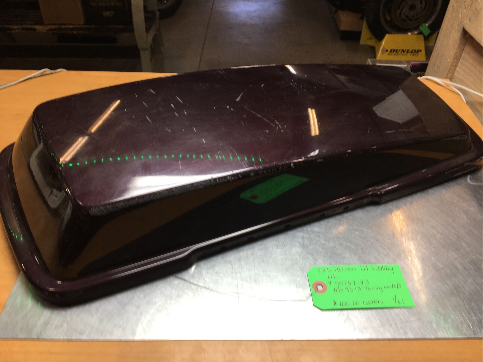 Harley Davidson oem LH Saddlebag Lid #90757-93