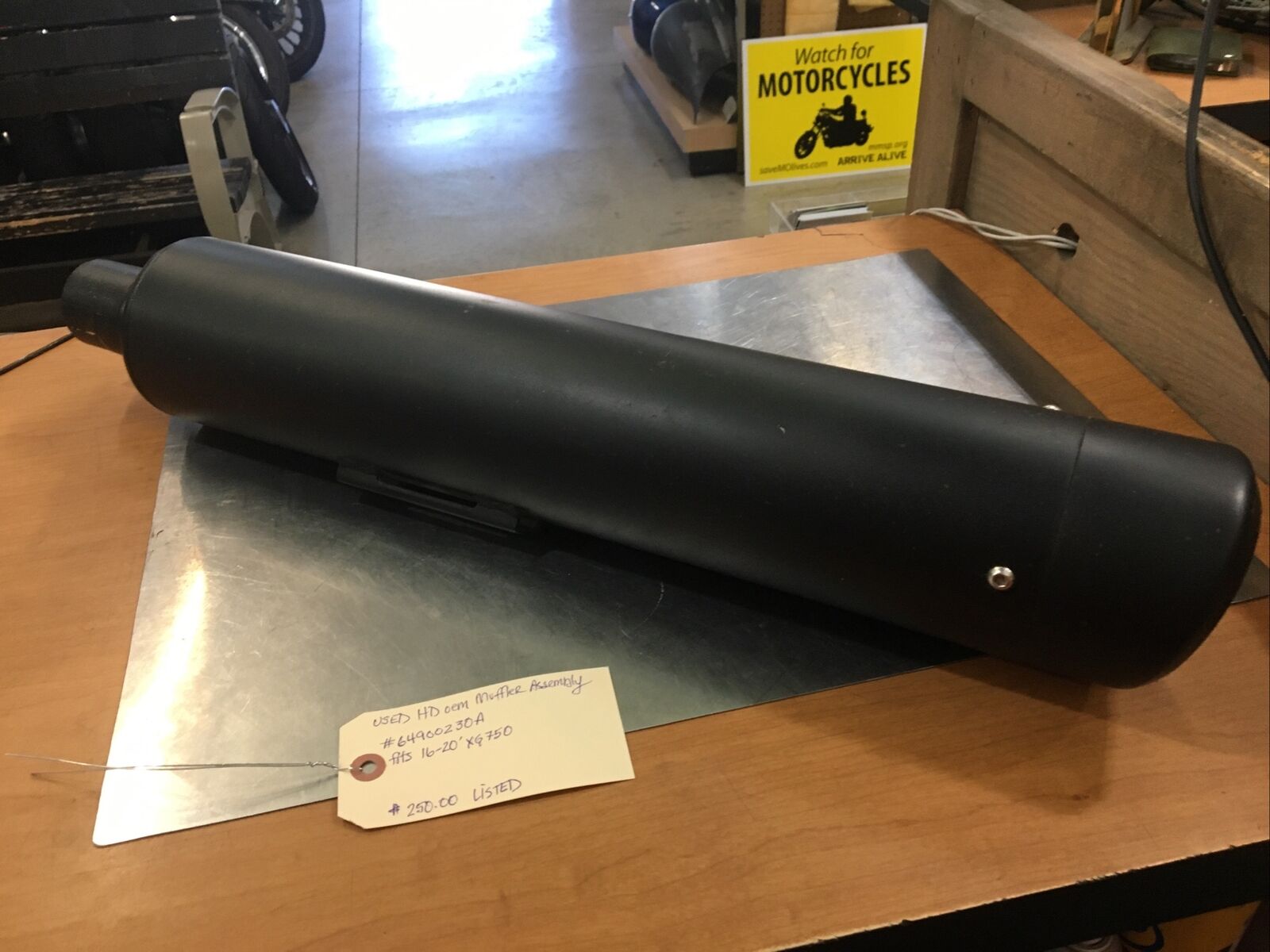 Harley Davidson oem Muffler Assembly #64900230A