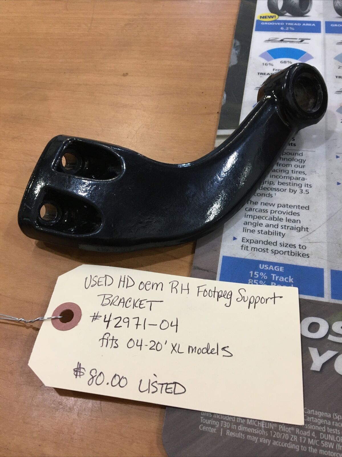 Harley Davidson oem RH Footpeg Support Bracket #42971-04