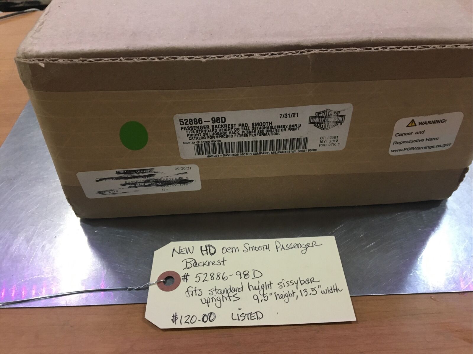 Harley Davidson oem Smooth Passenger Backrest #52886-98D