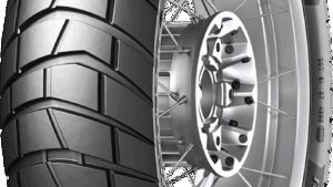 METZELER Tire - Karoo™ Street - Rear - 150/70R18 - 70H