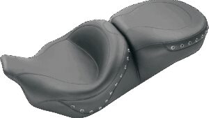 MUSTANG Touring Seat - Black Studs - '08-'21 FLT
