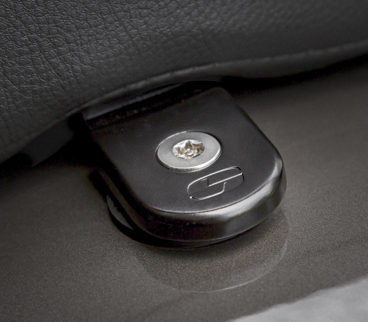 SADDLEMEN SCREW SEAT SECURITY BLACK - Image 2