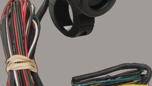 DAKOTA DIGITAL 1" Auto Programming Gear Indicator - Black - Blue Display