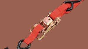 PARTS UNLIMITED Heavy-Duty Ratchet Tie-Down - 1-1/2" x 6' - Red