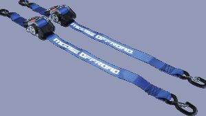 MOOSE OFFROAD Retractable Ratcheting Straps - 2" x 10' - Blue