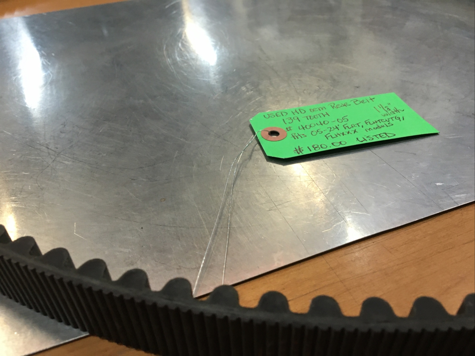 Harley Davidson oem Rear Belt 139 Tooth #40040-05